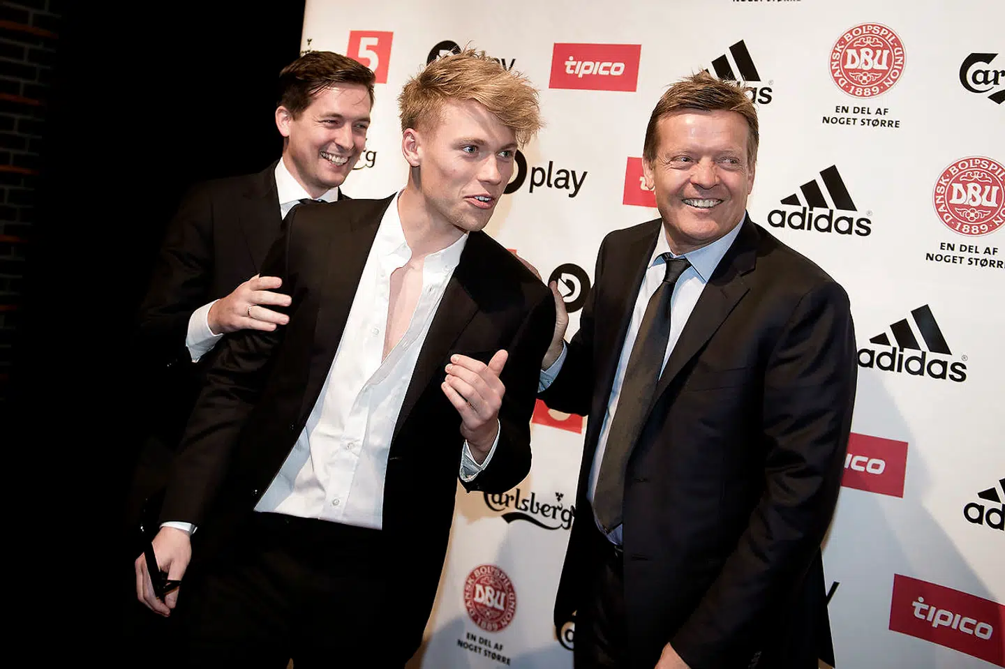 Viktor Fischer (midten) og Søren Lerby (th.) ved Dansk Fodbold Awards i 2016.