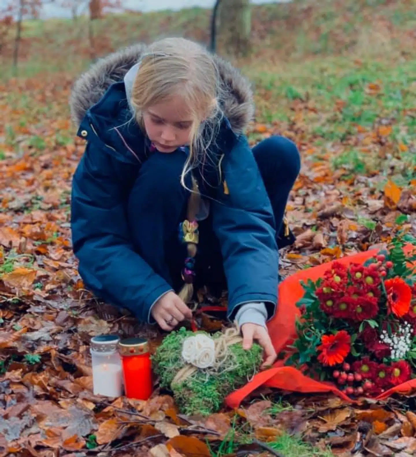 Steffens datter Karishma har været hårdt ramt af tabet af sin far. Hendes mor har samtidig kæmpet for at få støtte til hende i skolen og plads til hende i sorggrupper, så hun kan bearbejde sine følelser.