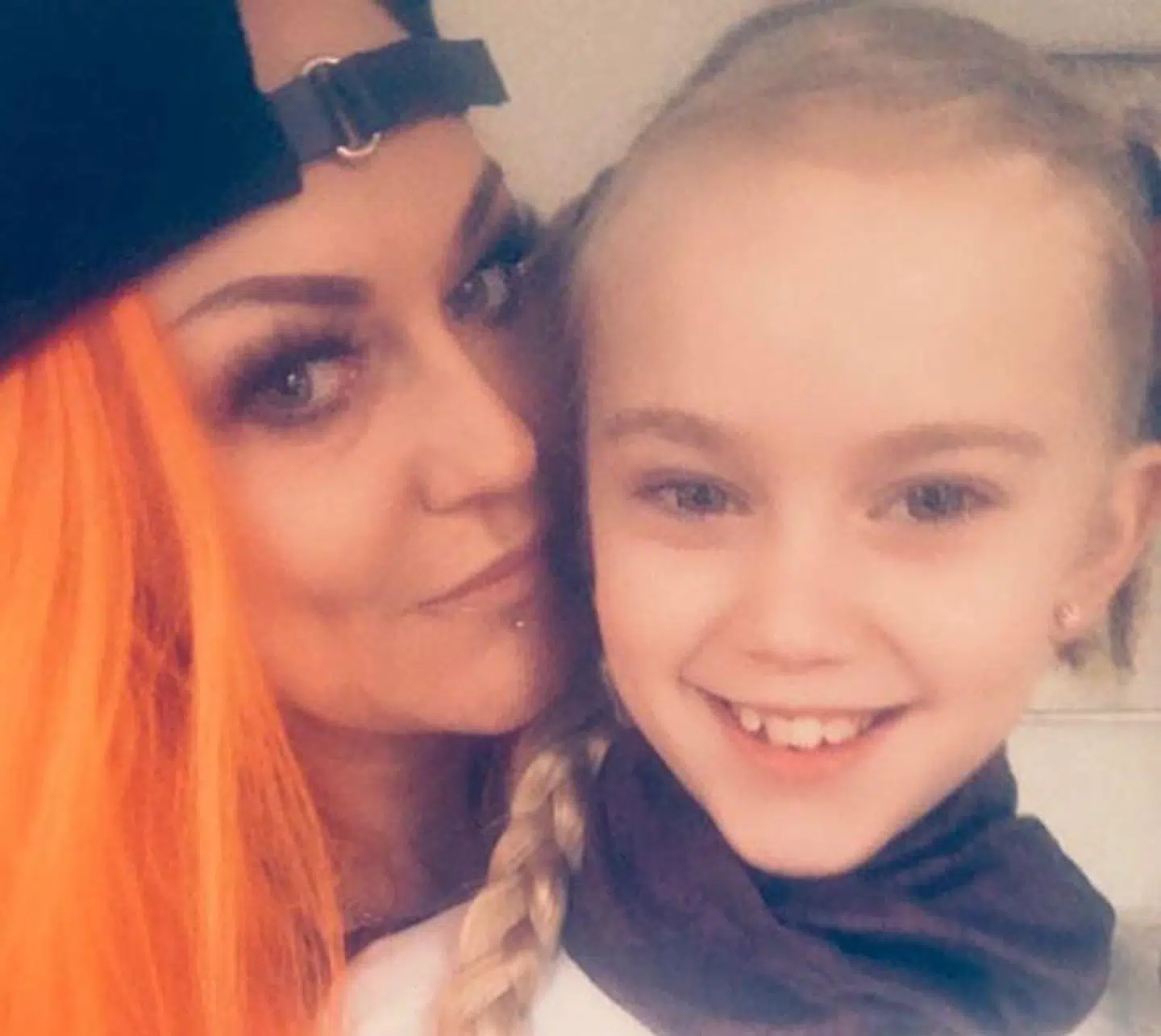 Titica Tofte med sin og Steffens datter Karishma.