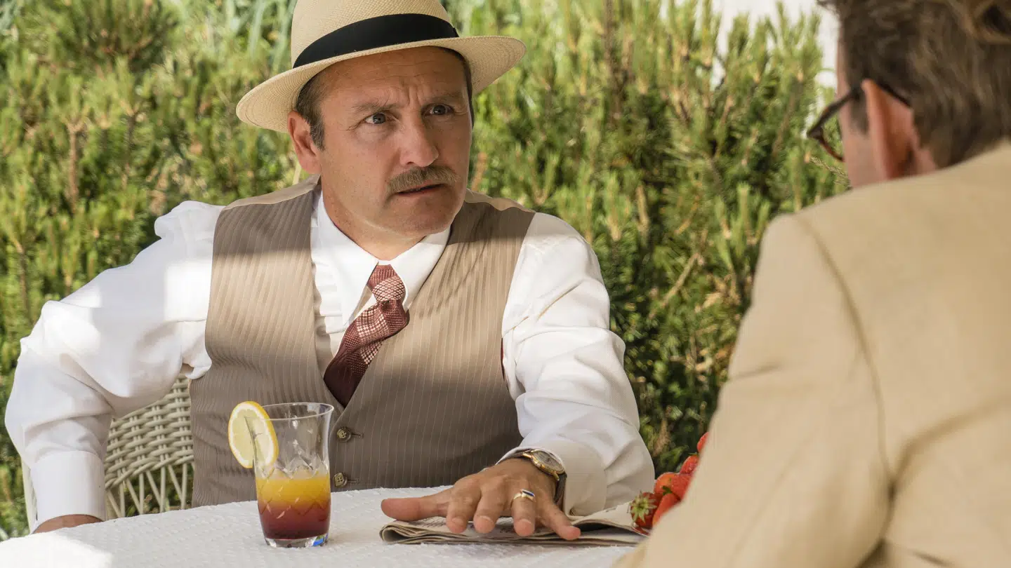 Lars Ranthe spiller grosserer Madsen.