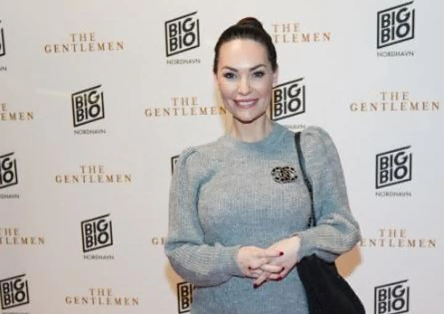 Mascha Vang på den røde løber til gallapremiere på filmen The Gentlemen.