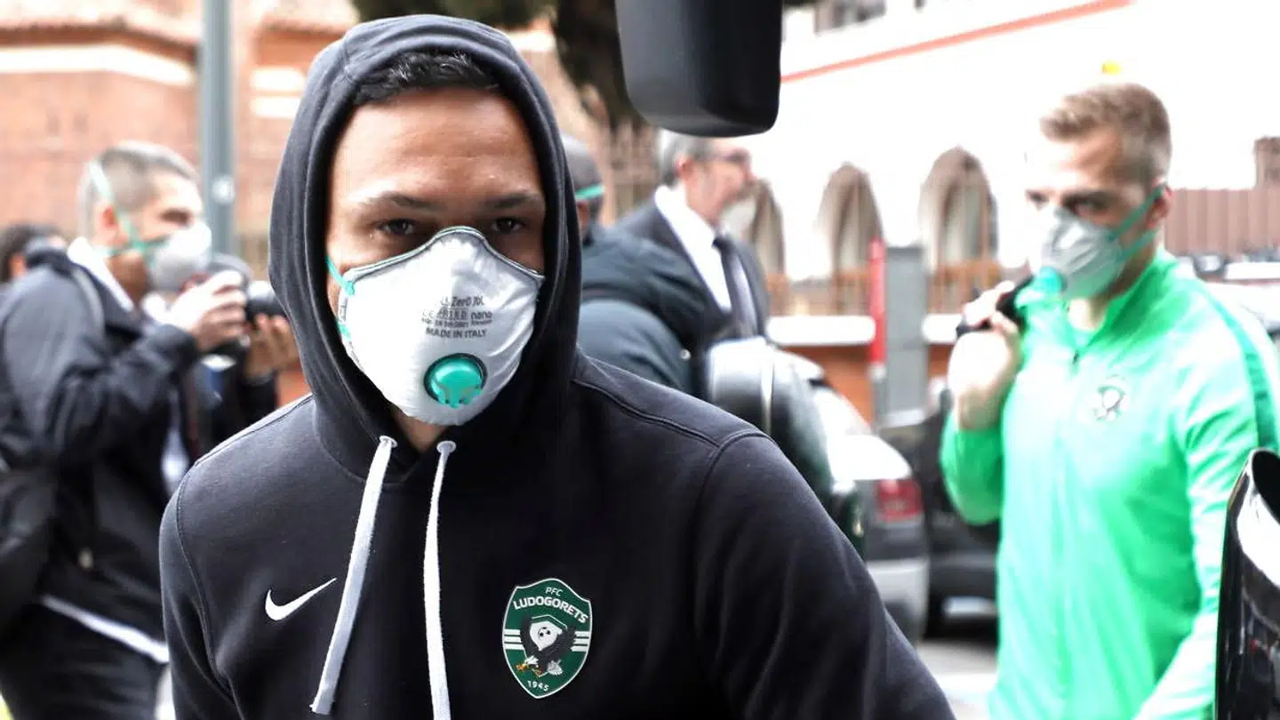 Flere Ludogorets spillere gik rundt med masker, inden holdet skulle møde Inter torsdag aften i Europa League.
