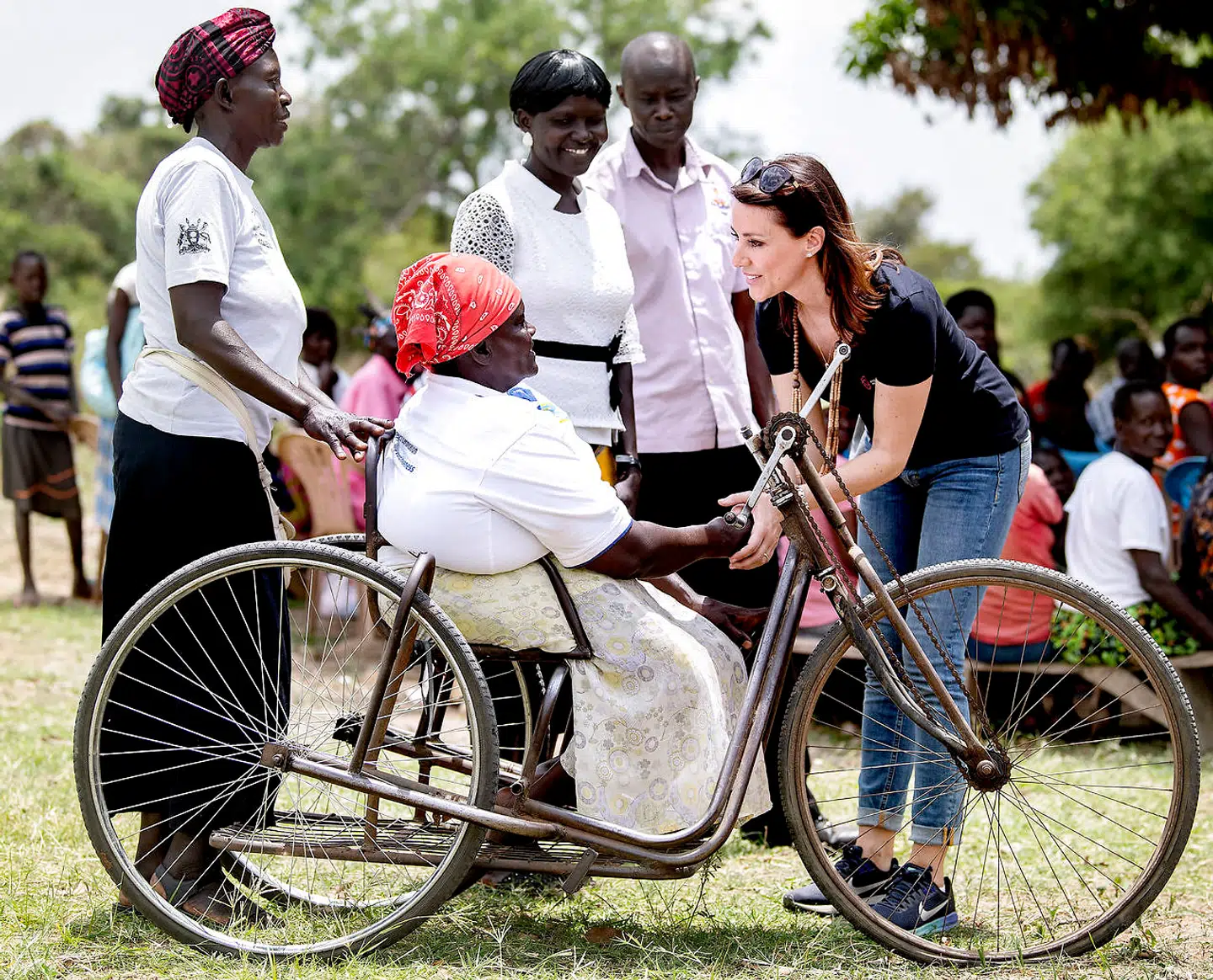 Prinsesse Marie var fredag også ude at se et sundhedscenter i en landsby.
