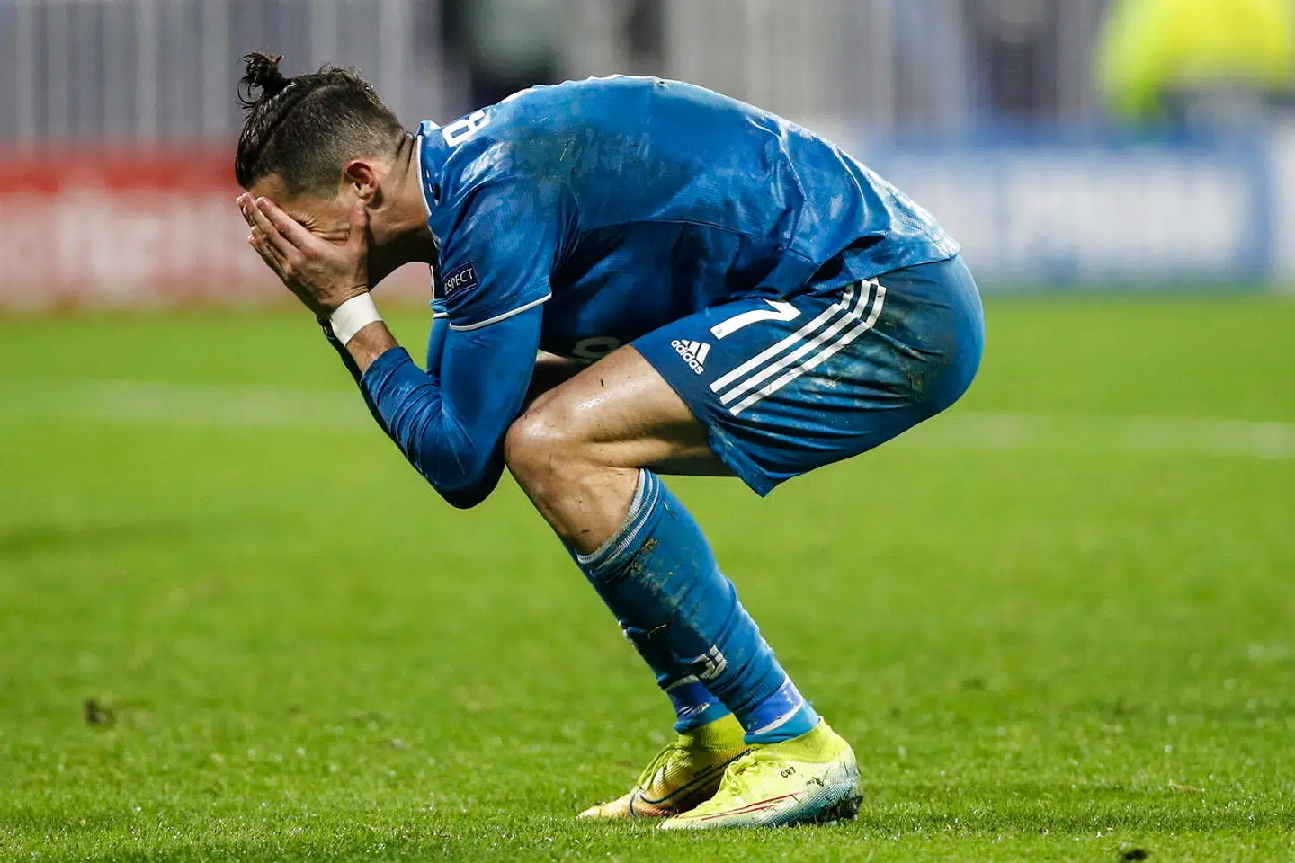epa08250852 Cristiano Ronaldo of Juventus FC reacts during the UEFA Champions League round of 16 first leg soccer match between Olympique Lyon and Juventus FC in Lyon, France, 26 February 2020. EPA/YOAN VALAT