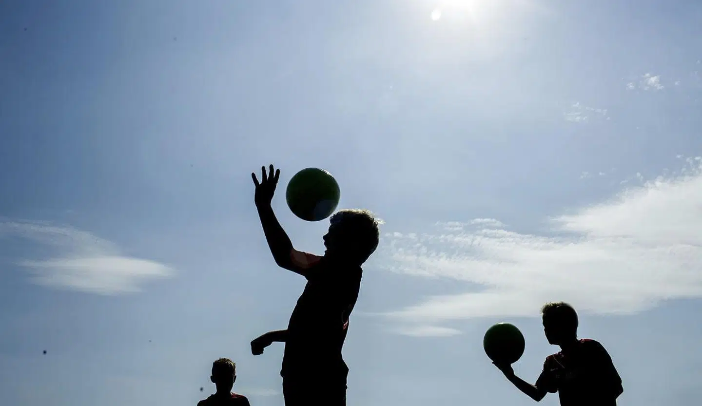 Hovedstød har en negativ, målbar effekt på boldspilleres tænkeevne i op til et døgn. Det peger et nyt amerikansk studie på.