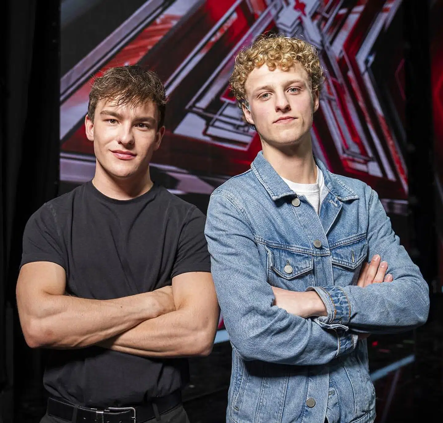 Magnus & Aksel består af 19-årige Magnus Lasse Petersen og den jævnaldrende Aksel Lillesø Skjoldaa Kempf.