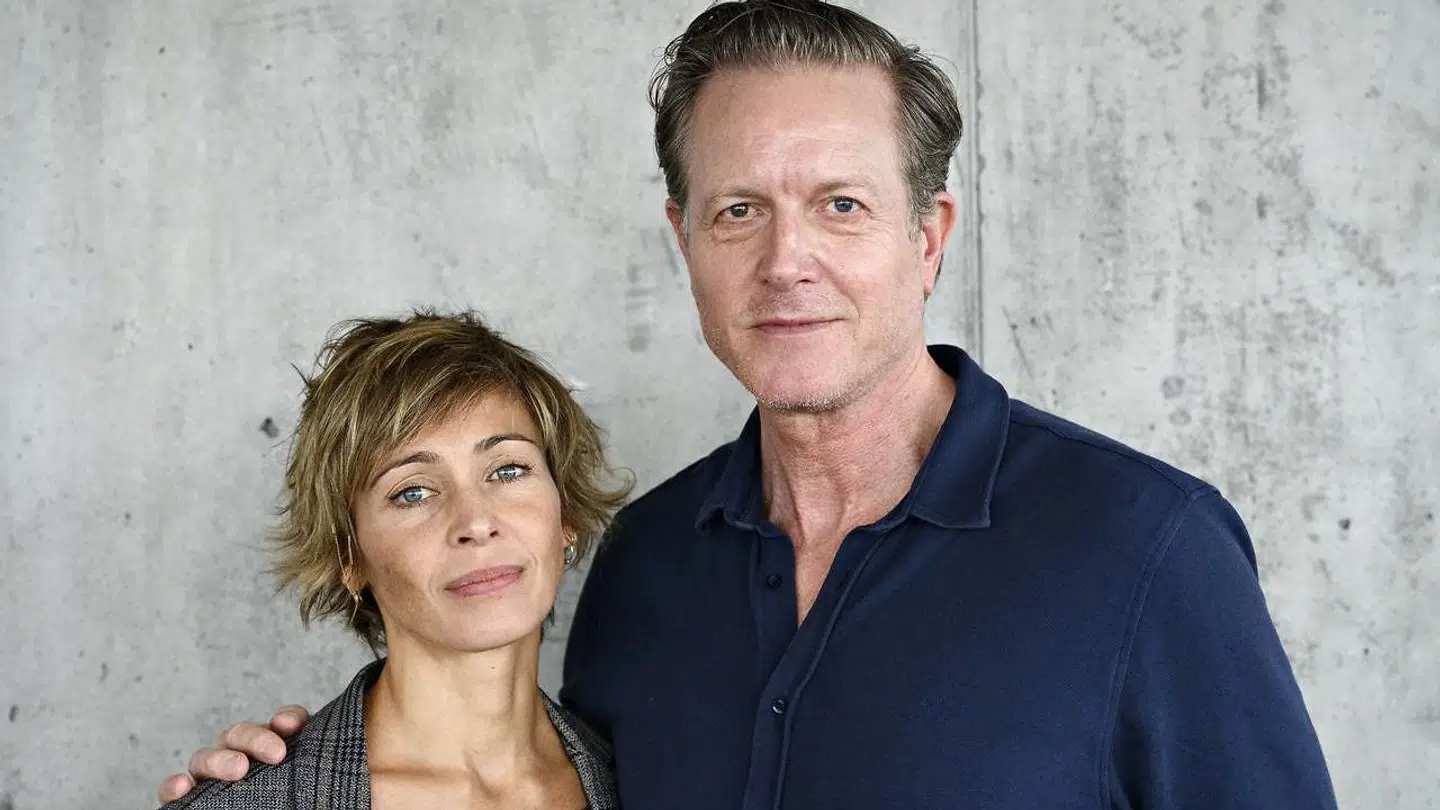 I serien spiller Mygind overfor Laura Drasbæk. Hun spiller hans kone, Marianne Sommerdahl.