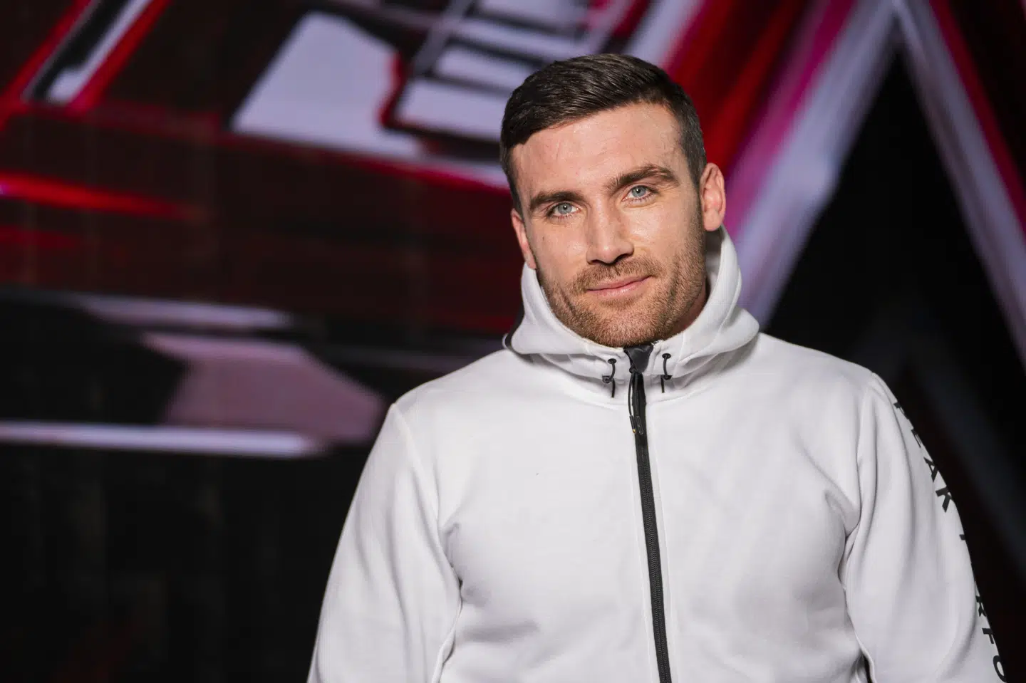 Kali går på scenen i liveshowet fredag aften med sin egen sang Ingen skam. Martin Sylvest/Ritzau Scanpix