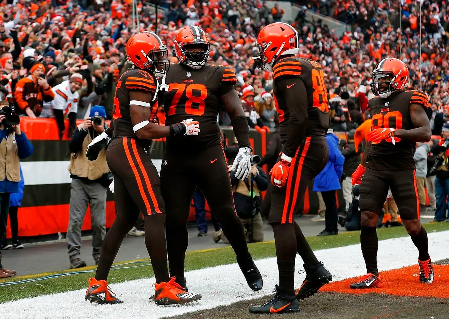 Greg Robinson (med nummer 78) i aktion for Cleveland Browns.