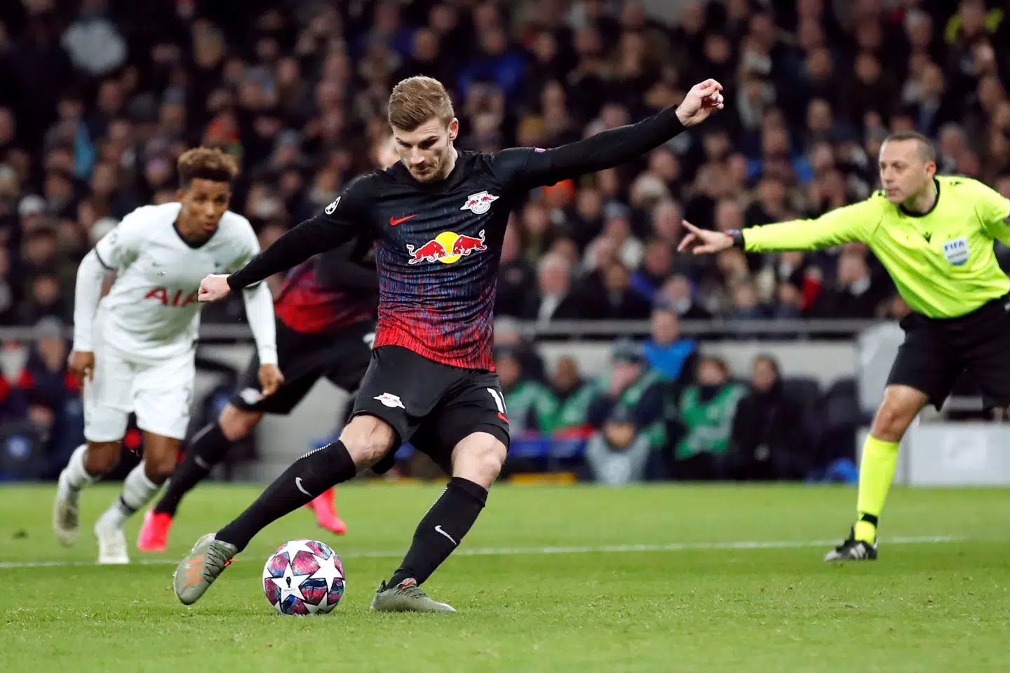 Timo Werners fart gav Tottenham alvorlige problemer. Andrew Boyers/Reuters