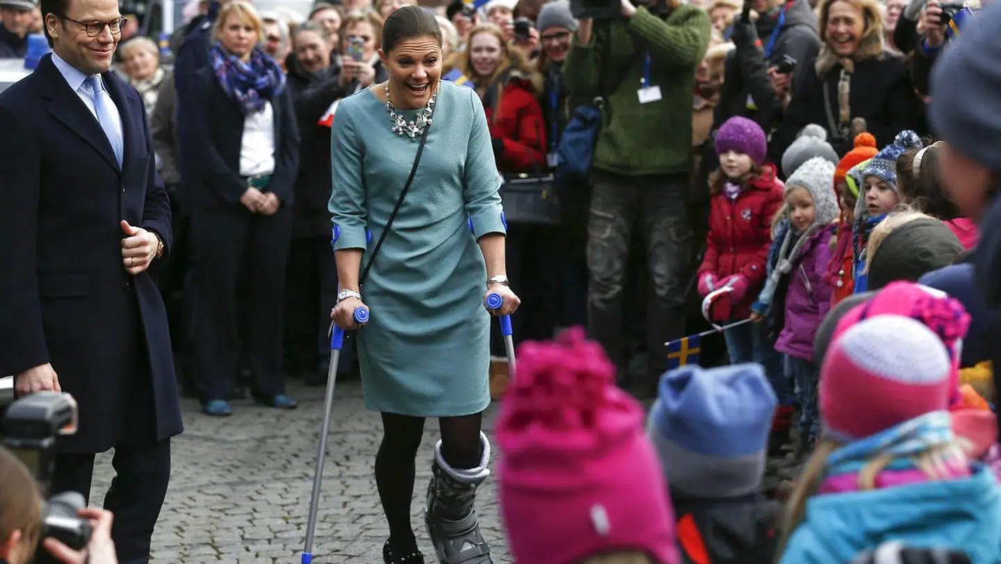 Kronprinsesse Victoria måtte i starten af 2014 optræde med krykker ved officielle arrangementer efter sin ulykke i december året forinden.