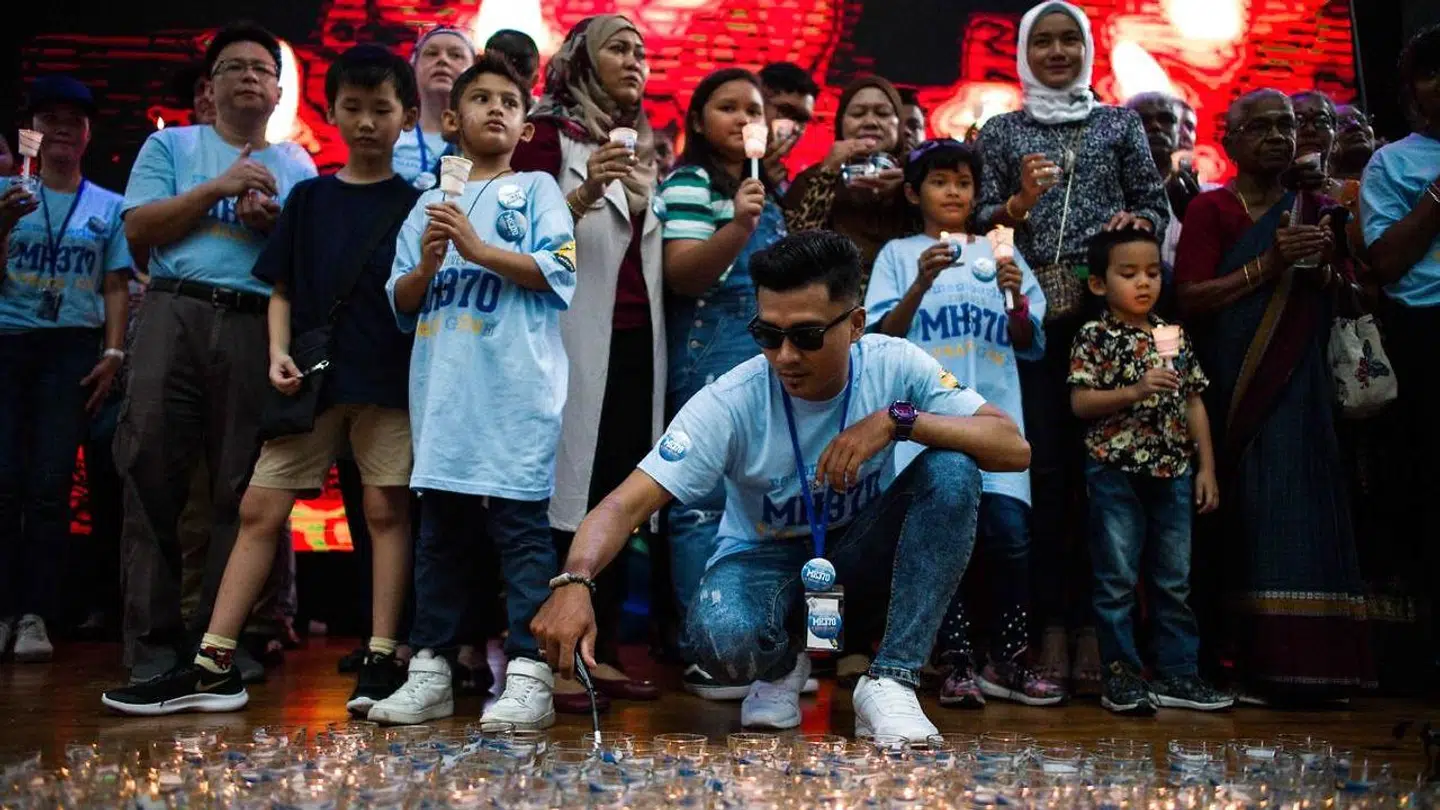 Familiemedlemmer til passagerer ombord på MH370 søger stadig svar på, hvad der er skyld i, at deres kære mistede livet.