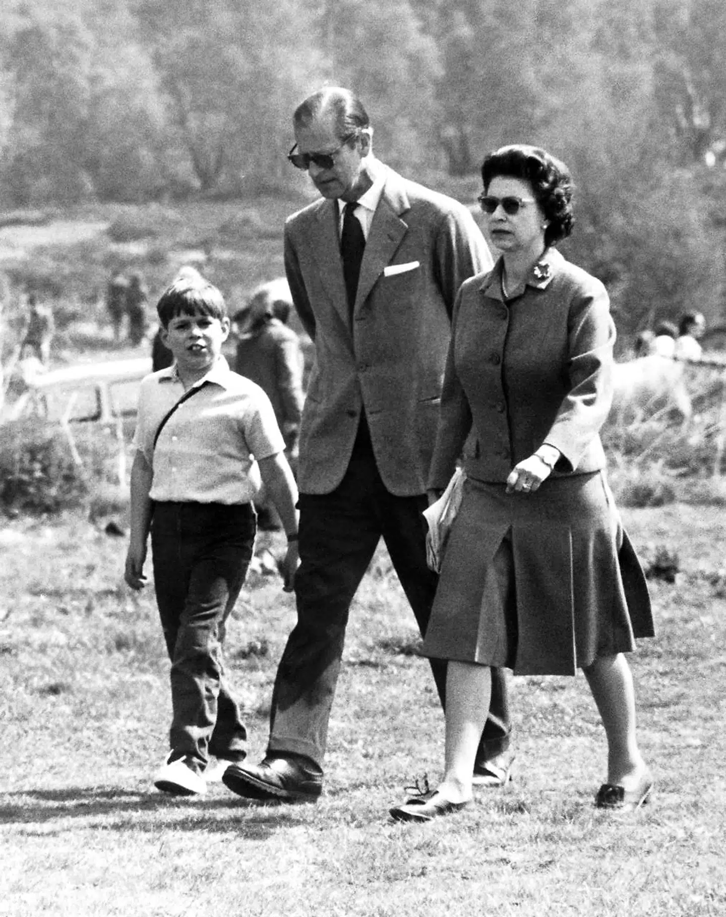 Ifølge britiske medier har prins Andrew været dronning Elizabeths yndlingssøn.