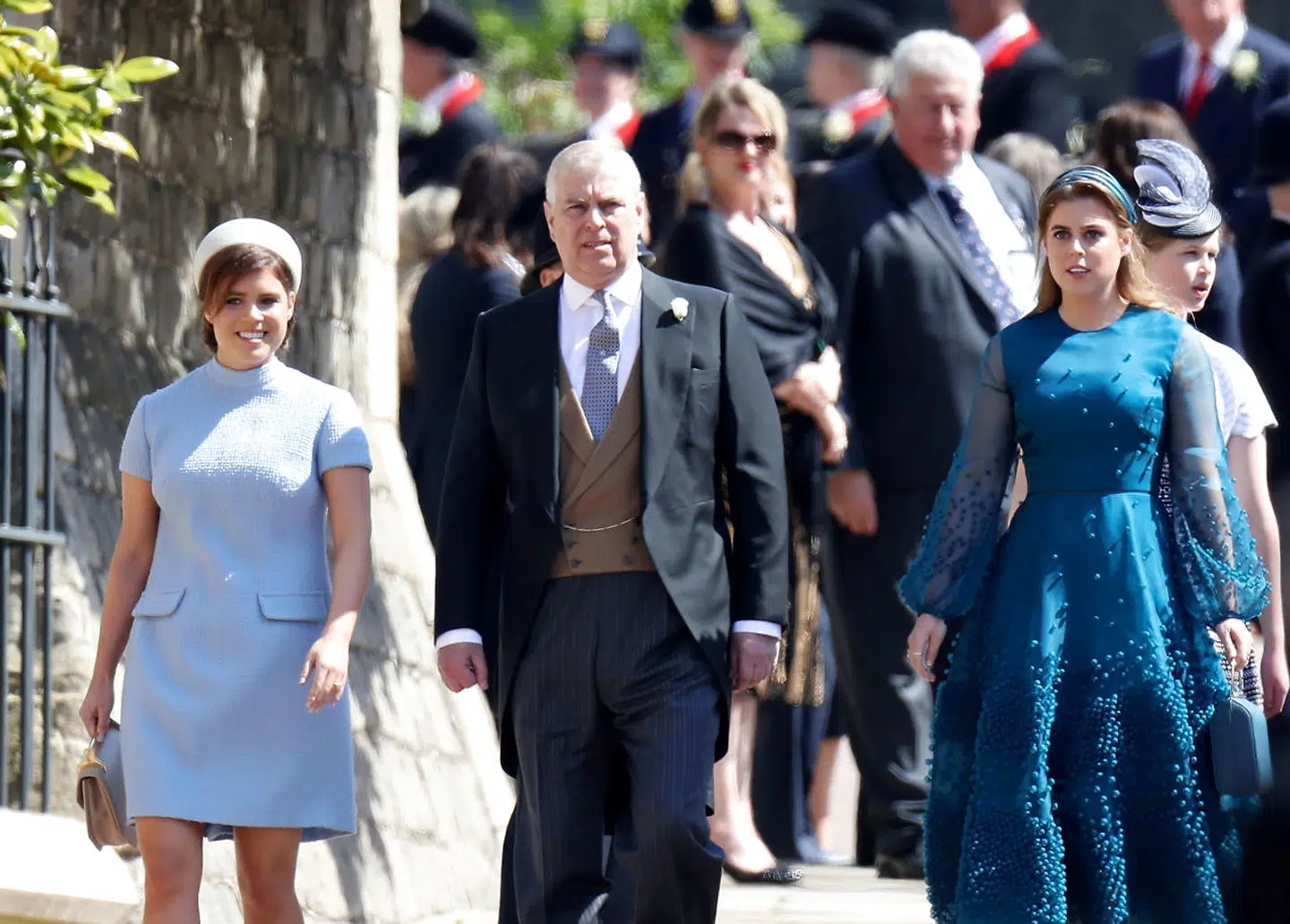 Prins Andrew har altid skubbet på for at hans døtre ikke blev glemt i den kongelige familie. Ifølge britiske medier er de blevet sat mere i arbejde og har fået flere kongelige pligter efter at både Andrew-skandalen samt Harry og Meghans farvel til det royale liv har ramt Storbritannien.