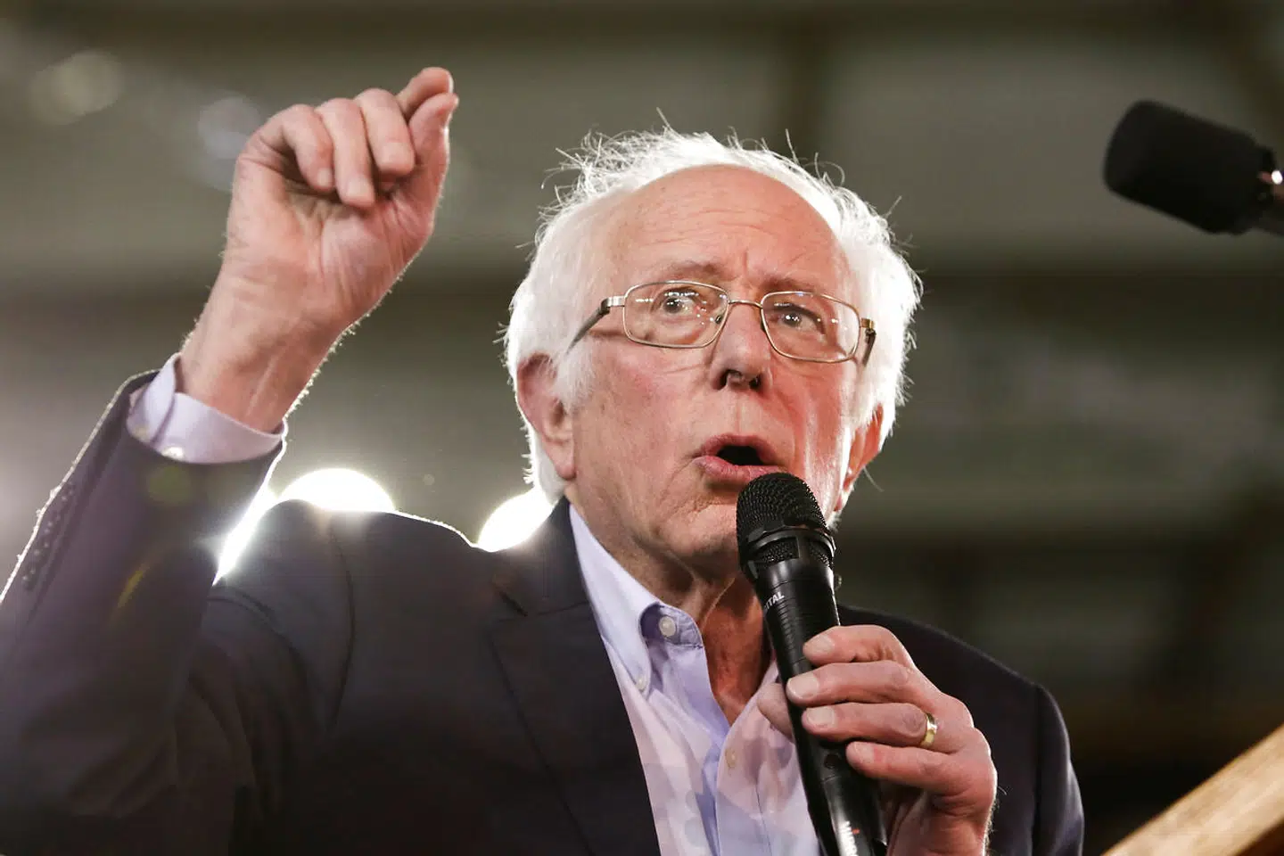 Bernie Sanders ligger på en solid førsteplads i den seneste amerikanske meningsmåling. Men Michael Bloomberg sniger sig ind på en overraskende andenplads - foran Joe Biden.