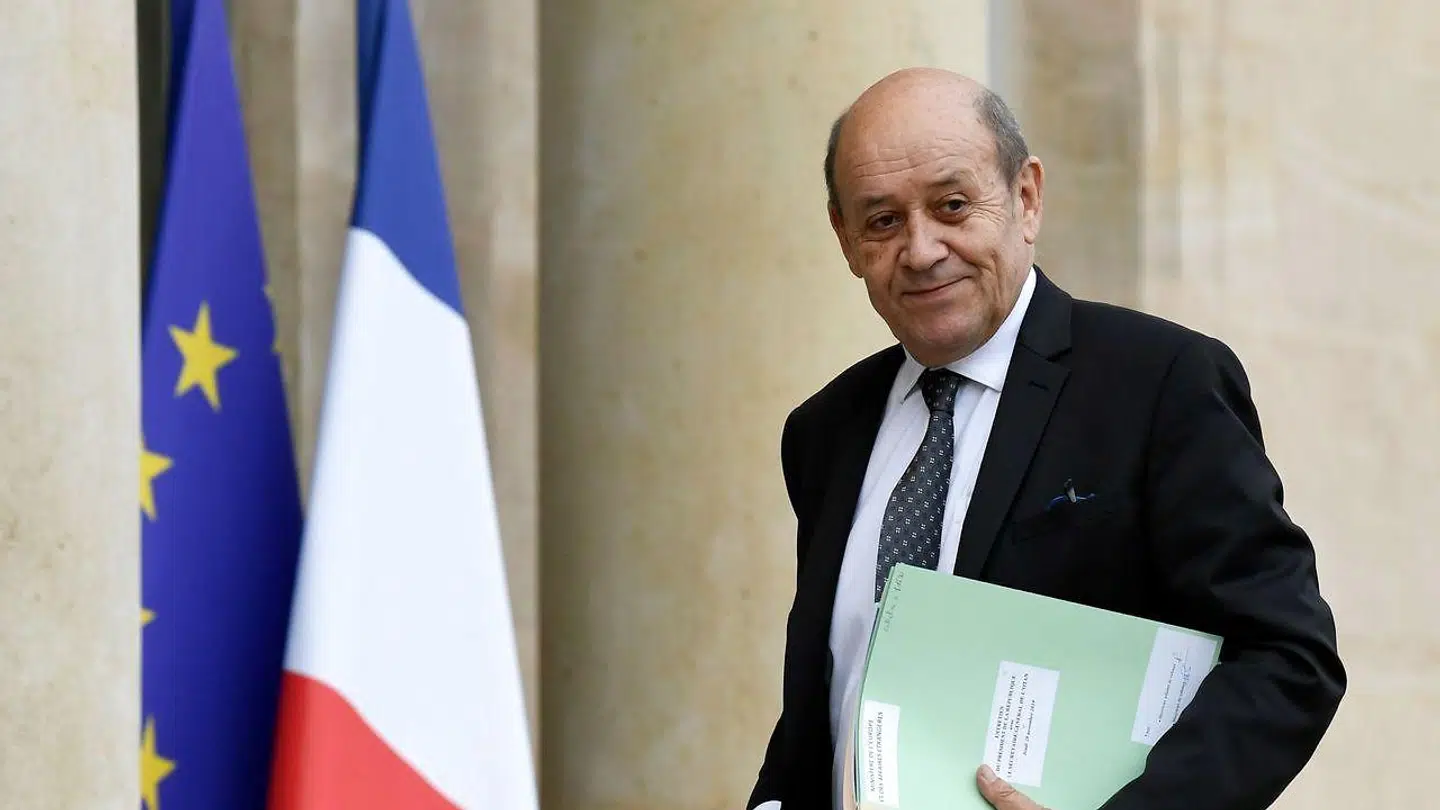 Frankrig udenrigsminister, Jean-Yves Le Drian, var på tidpunktet for svindelnummeret forsvarminister.