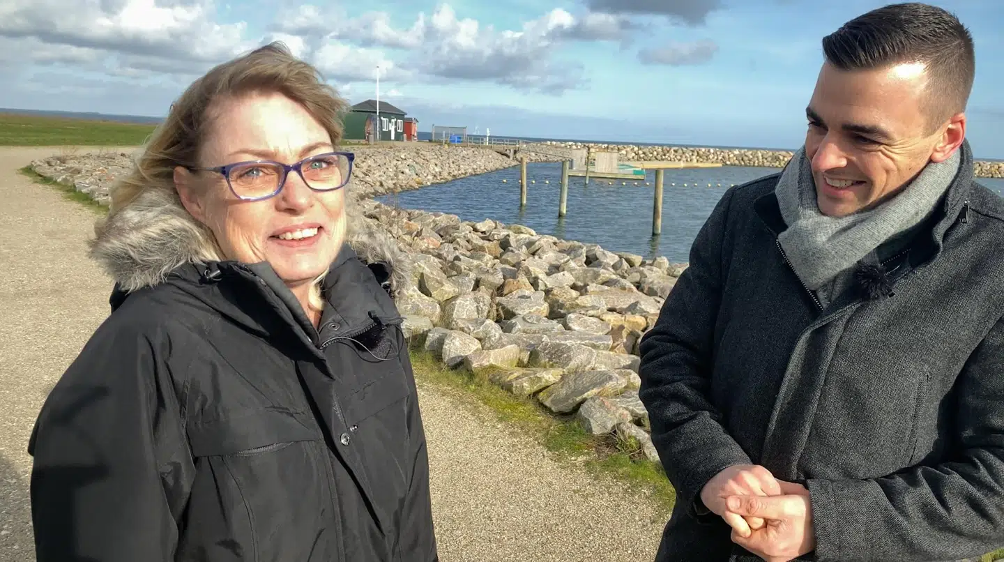 Janne møder sin redningsmand Søren tæt på Køge Strand. Foto: Mathias Røn Poulsen