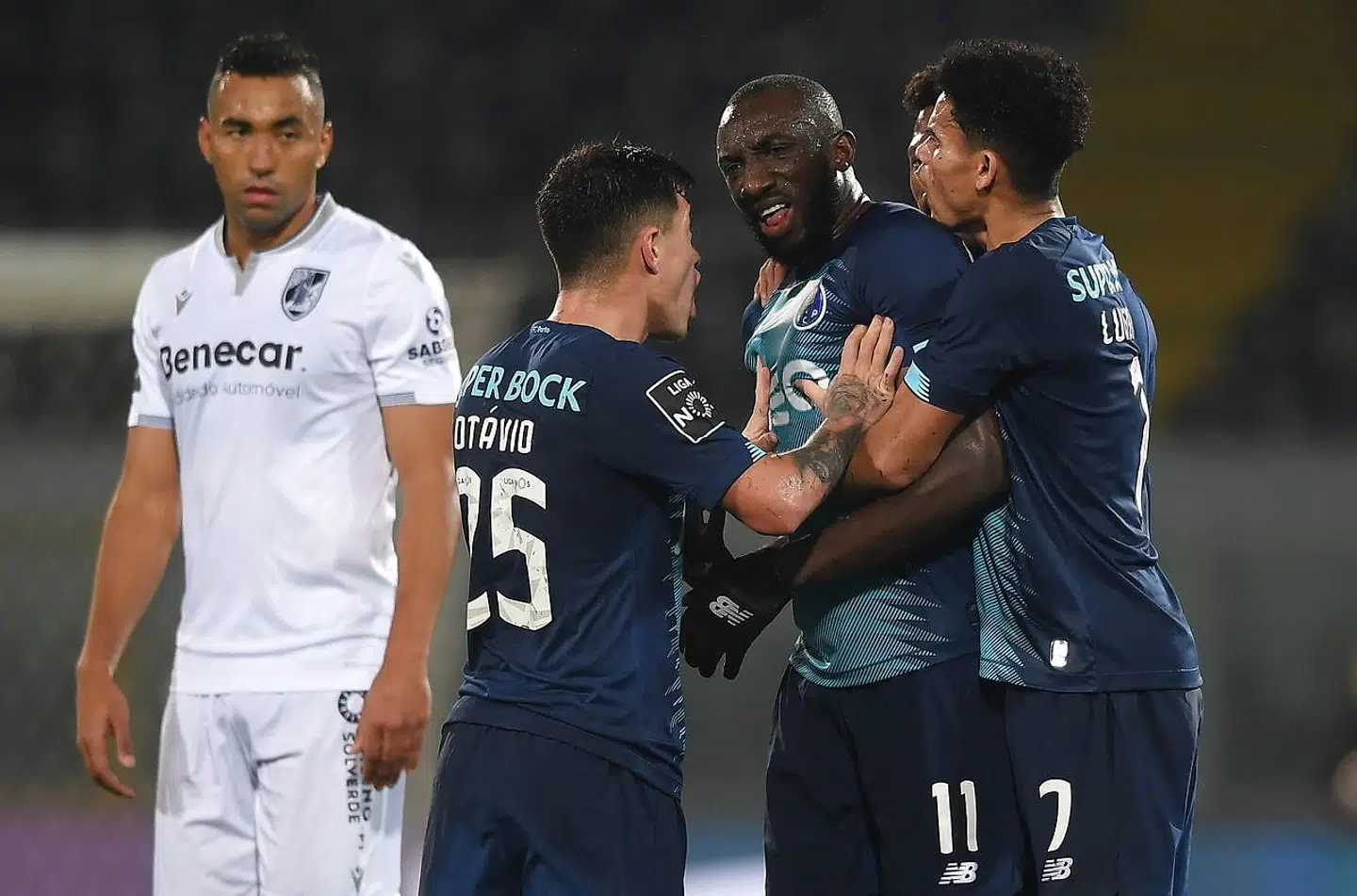 Moussa Marega (tredje fra venstre) blev udsat for racistiske tilråb fra Vitoria de Guimaraes-fansene.