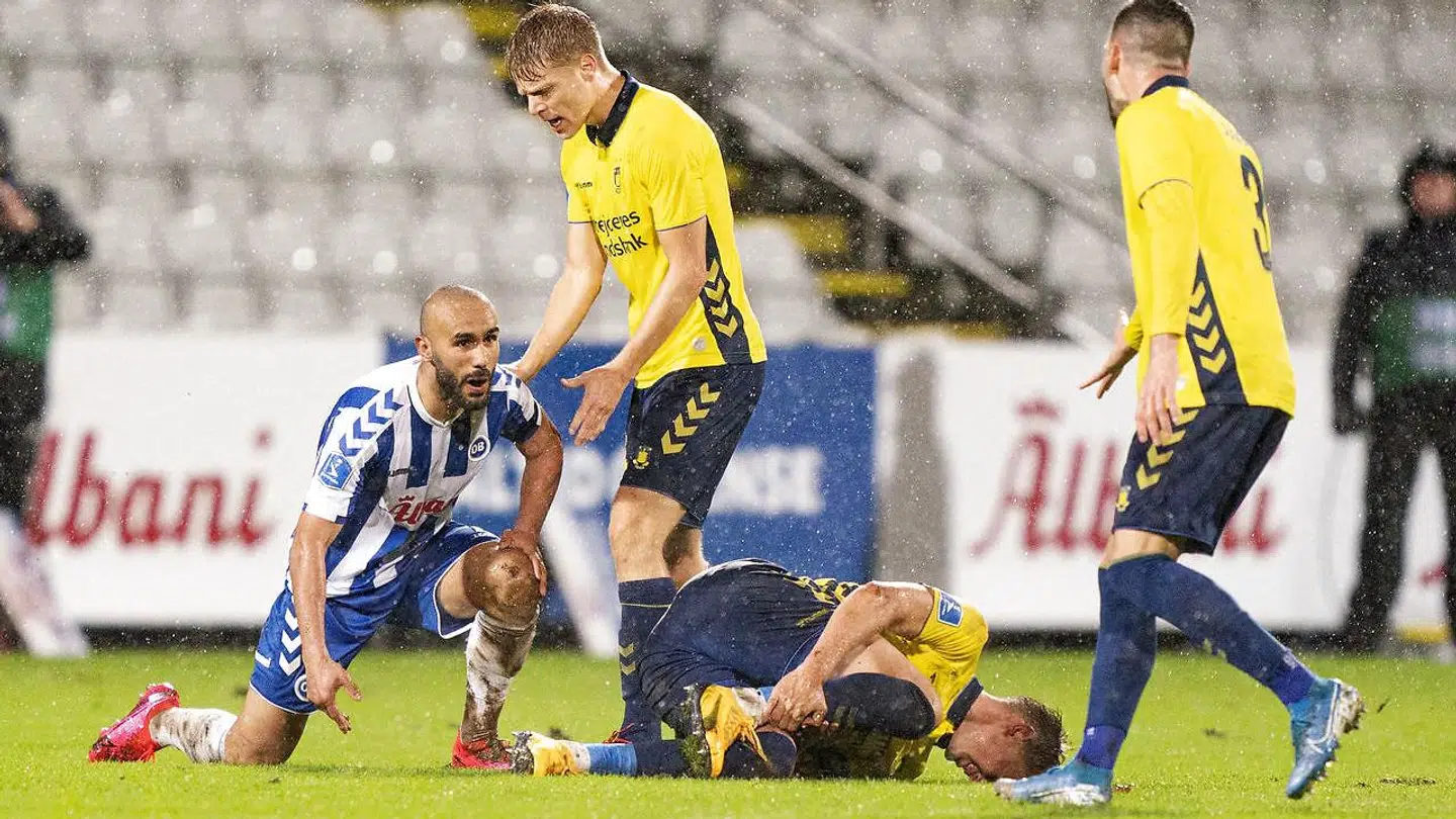 Tumult efter frispark begået af OB's Issam Jebali (OB, 7). Superliga-fodbold: Odense Boldklub mod Brøndby IF. Nature Energy Park. Søndag den 16. februar 2020.
