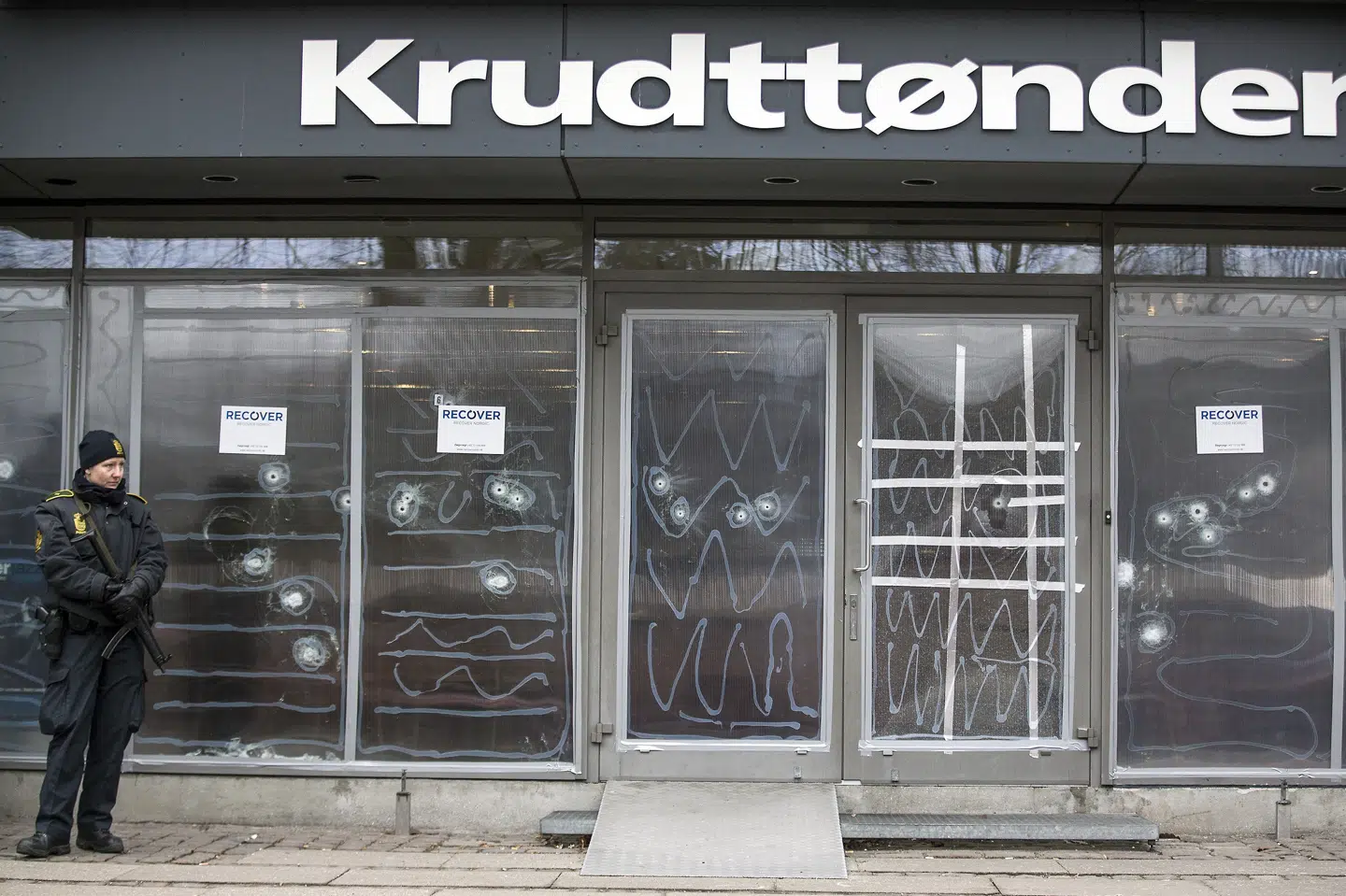 Attentatmanden Omar el-Hussein havde før terrorangrebet siddet fængslet for at have stukket en mand ned i et S-tog. I fængslet havde ansatte advaret om, at han udviste ekstreme islamiske holdninger. (Arkivfoto). Hannibal Hanschke/Reuters