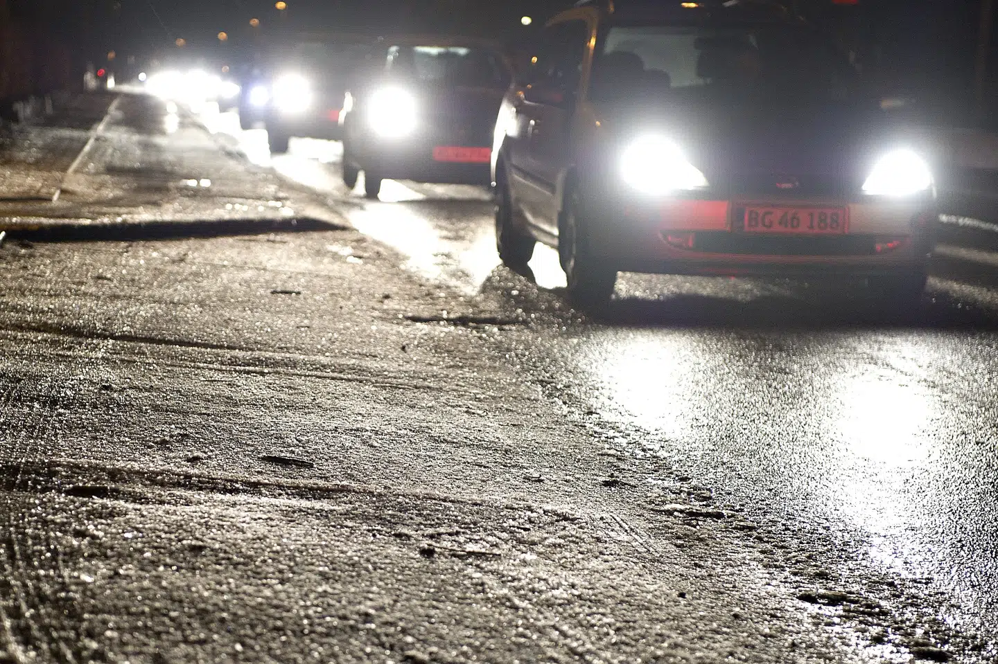 I morgen- og formiddagstimerne onsdag er der risiko for rim- eller isglatte veje i store dele af landet, lyder det fra DMI. (Arkivfoto) Henning Bagger/Ritzau Scanpix