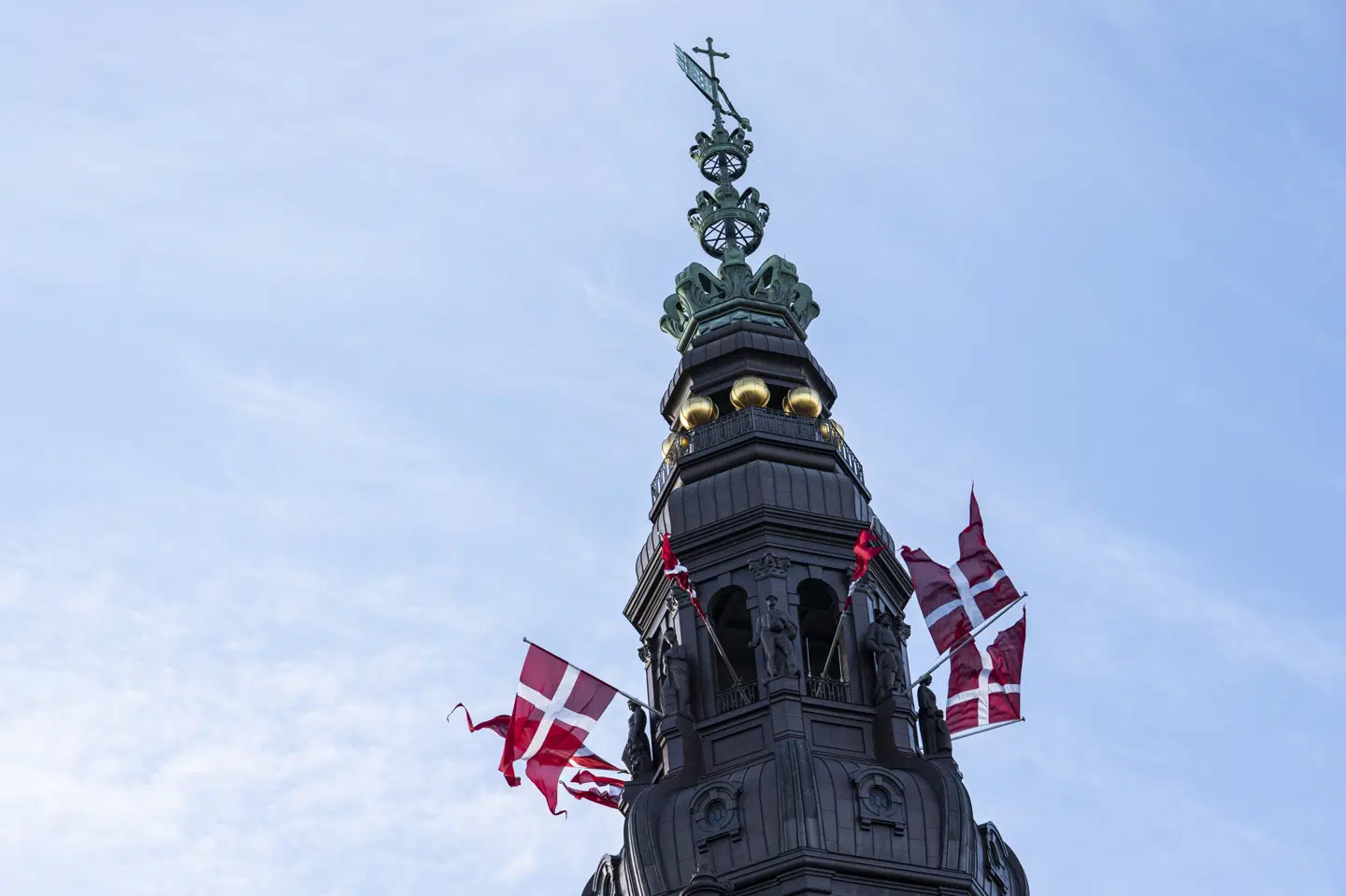 Danmarks flag Dannebrog blafrer på Christiansborg i København, onsdag den 5. februar 2020. Niels Christian Vilmann/Ritzau Scanpix