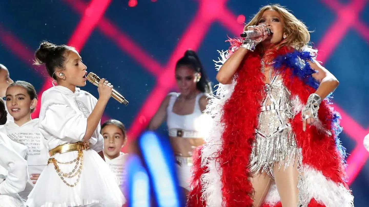 Jennifer Lopez og datteren Emme Maribel under årets halftime-show.