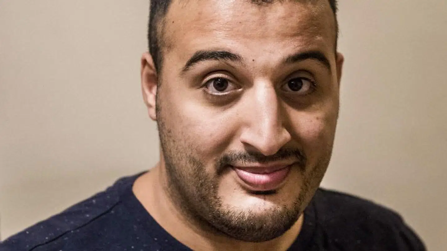 Nassik Salman der er infantil autist og mentalt retarderet. Nassik har ikke noget sprog, men elsker ridning, svømning og sin familie.