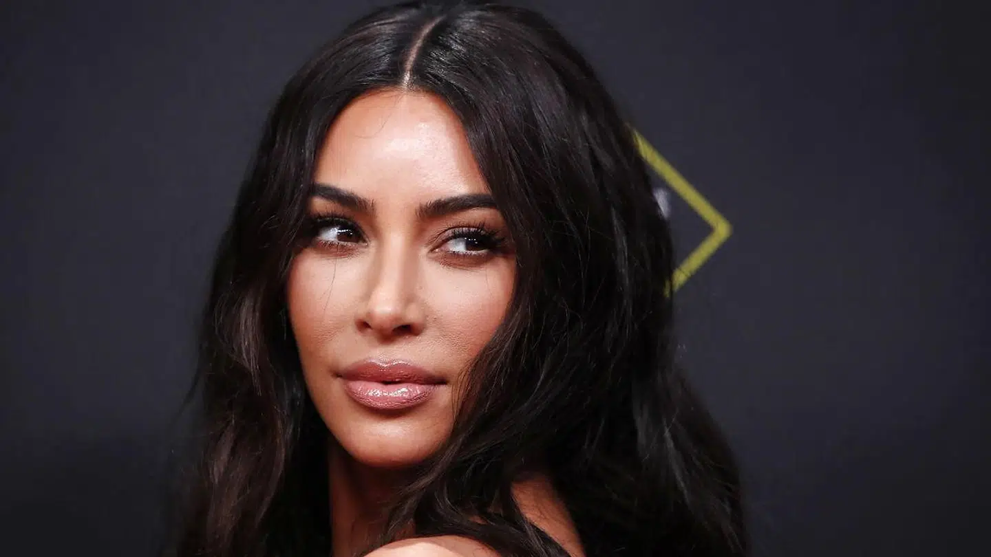 Kim Kardashian er en af de stjerner, der har været åben om, at hun har fået behandlinger.