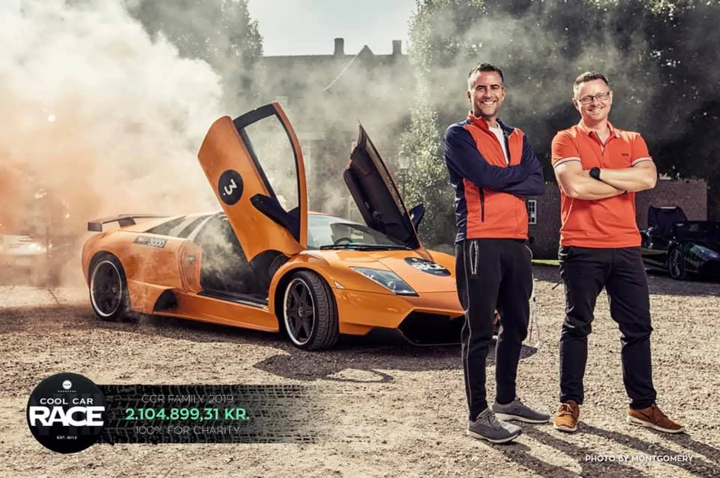 Jacob Risgaard og vennen Kim foran den Lamborghini, der indgår i velgørenhedsarrangementet Cool Car Race