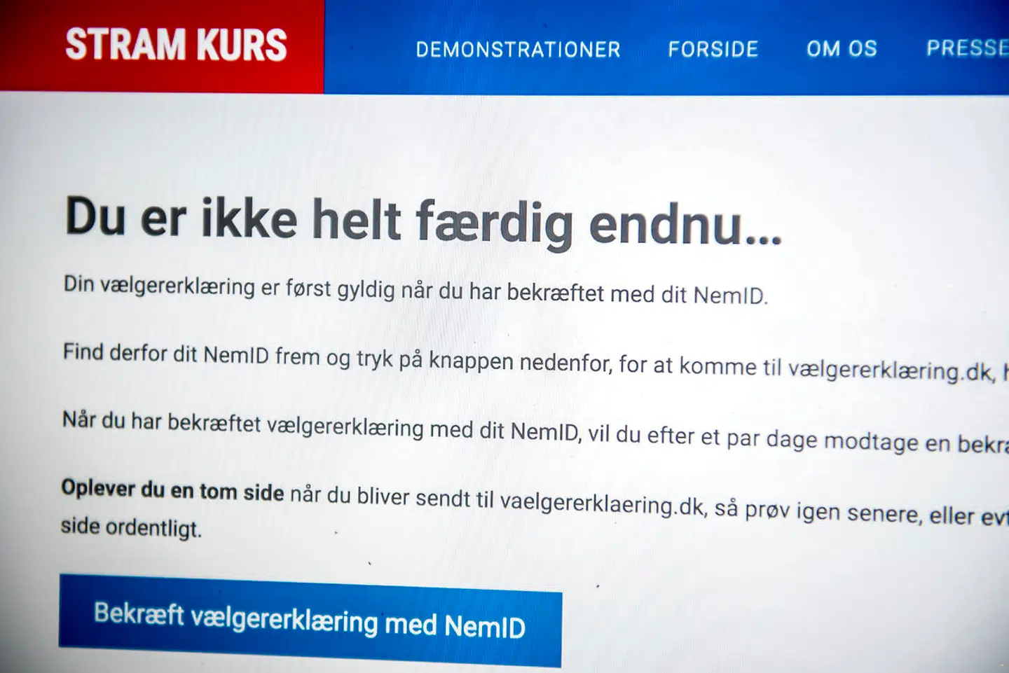 Indsamling af vælgererklæringer til Stram Kurs til folketingsvalg på vaelgererklaering.dk, fredag den 26. april 2019. Rasmus Paludan og partiet Stram Kurs samler vælgererklæringer med henblik på at stille op til folketingsvalget 2019. Rasmus Paludan, der har en dom for at have overtrådt straffelovens såkaldte racismeparagraf, har vakt opsigt med en lang række demonstrationer rundt om i landet, hvor han blandt andet kaster med koranen og afbrænder den for muslimer hellige bog.. (Foto: Mads Claus Rasmussen/Ritzau Scanpix)