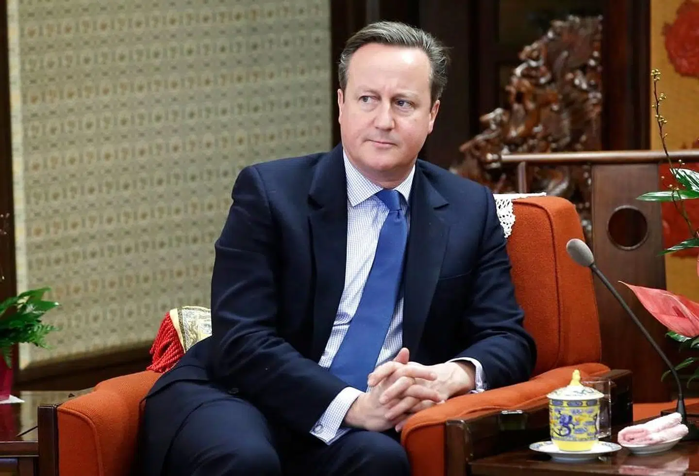 Den tidligere premierminister David Cameron møder her Kinas premierminister Li Keqiang i november 2018.