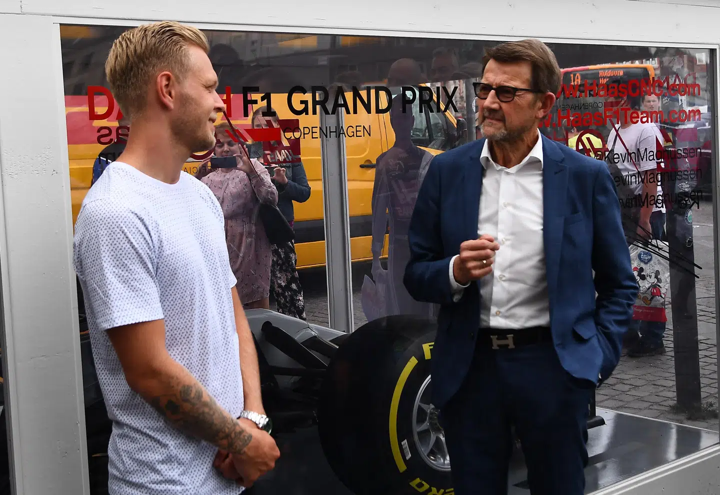 Kevin Magnussen og Helge Sander (th.) til Formel 1-møde i København tilbage i 2018