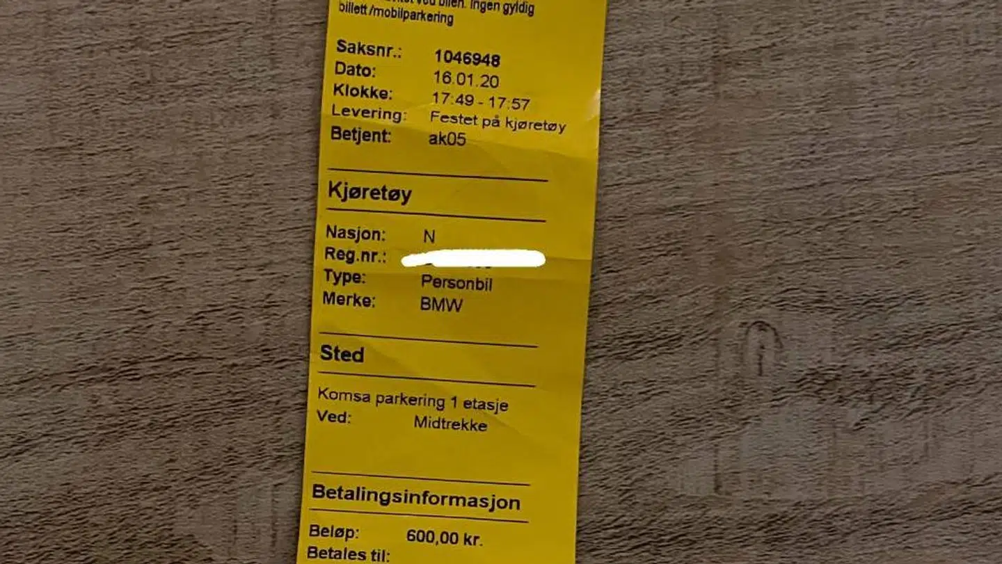 Parkeringsbøden som fik Rebecka til at grine.