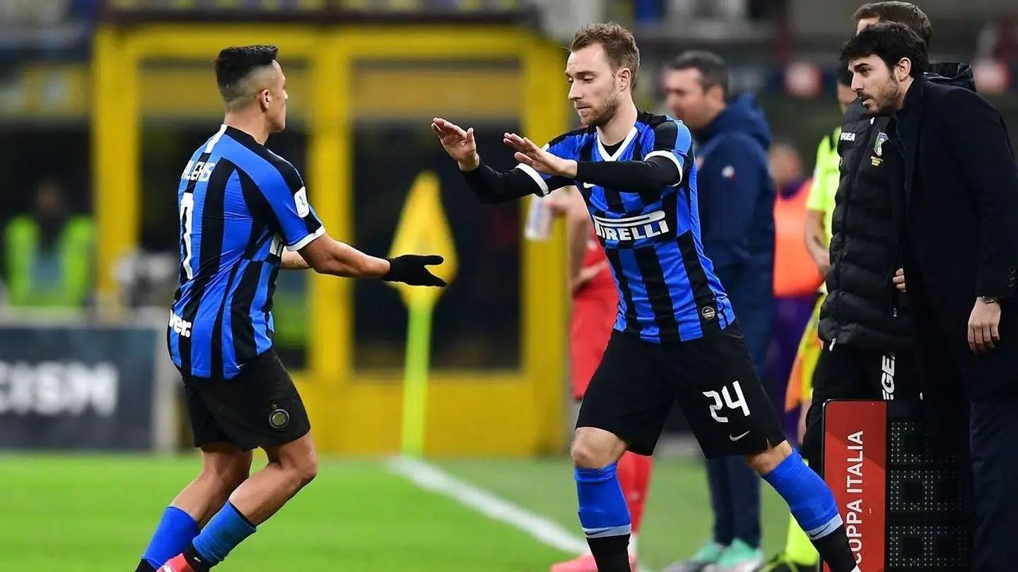 Her kommer Eriksen på banen til sin debut.