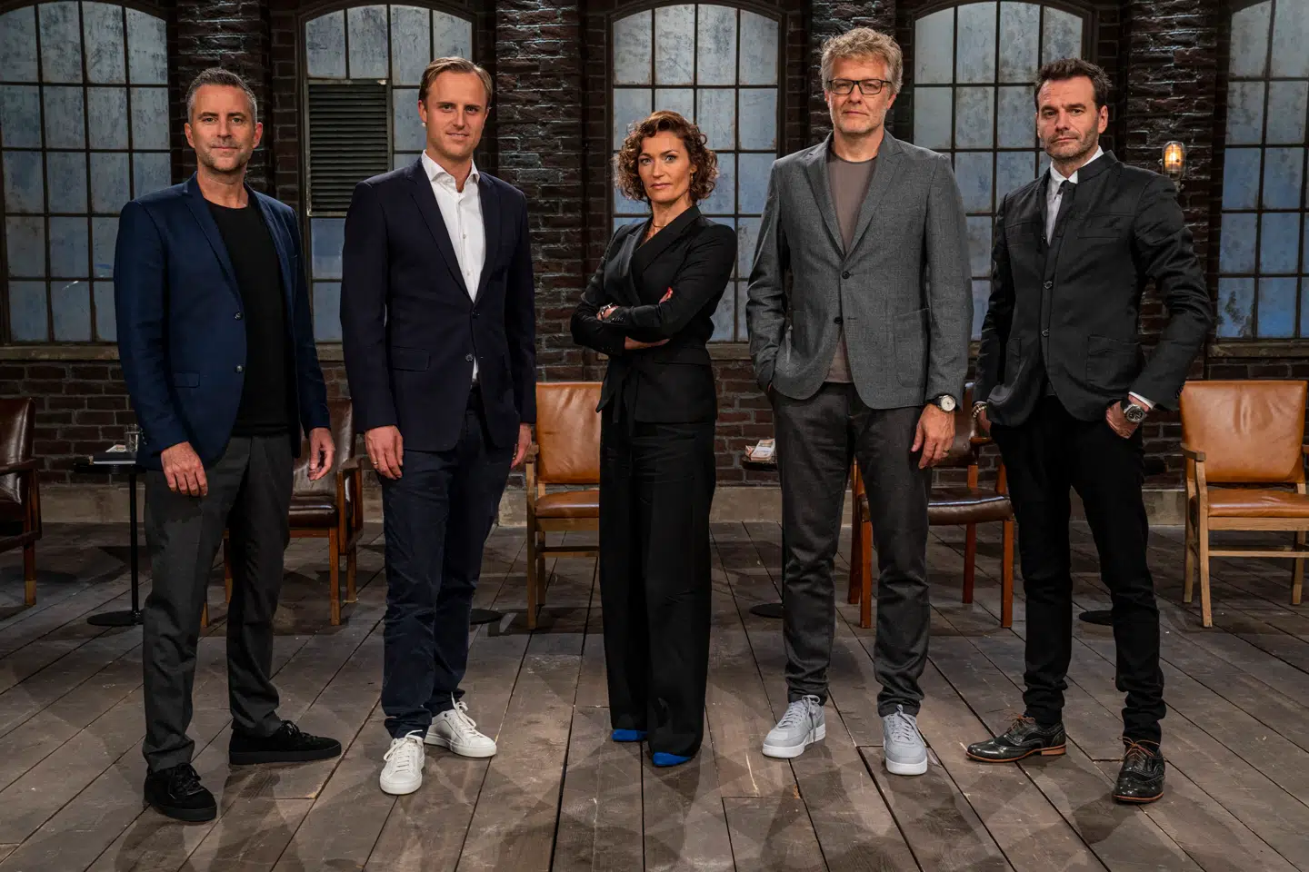 De fem 'løver' i femte sæson af 'Løvens hule' på DR1. Fra venstre: Jacob Risgaard, Christian Arnstedt, Mia Wagner, Jan Lehrmann og Jesper Buch.