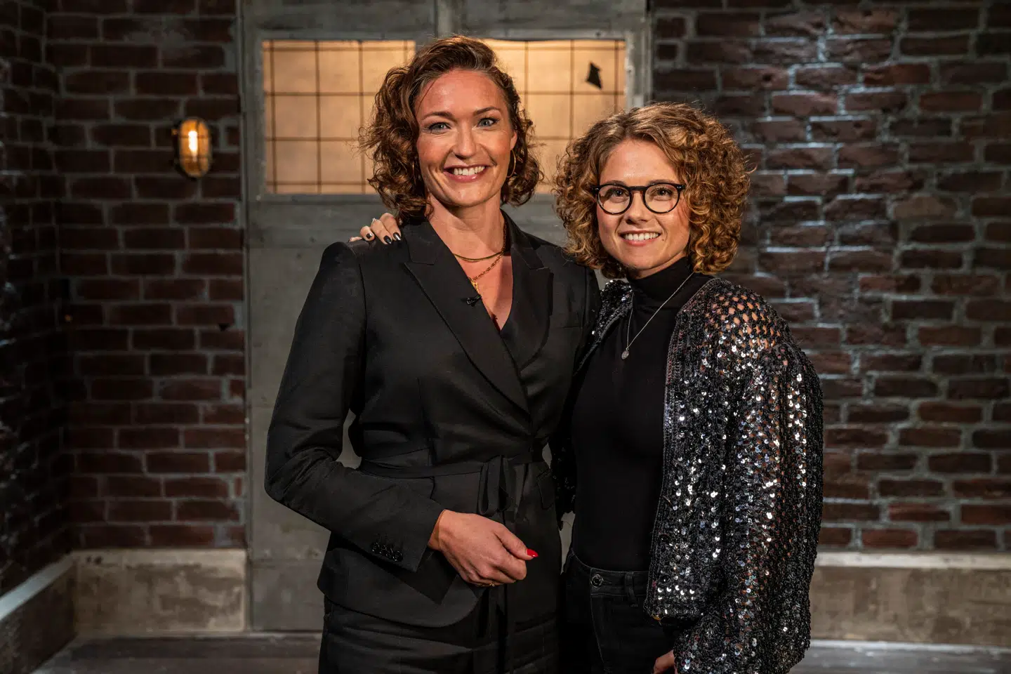 Mia Wagner (tv.) i 'Løvens hule'.