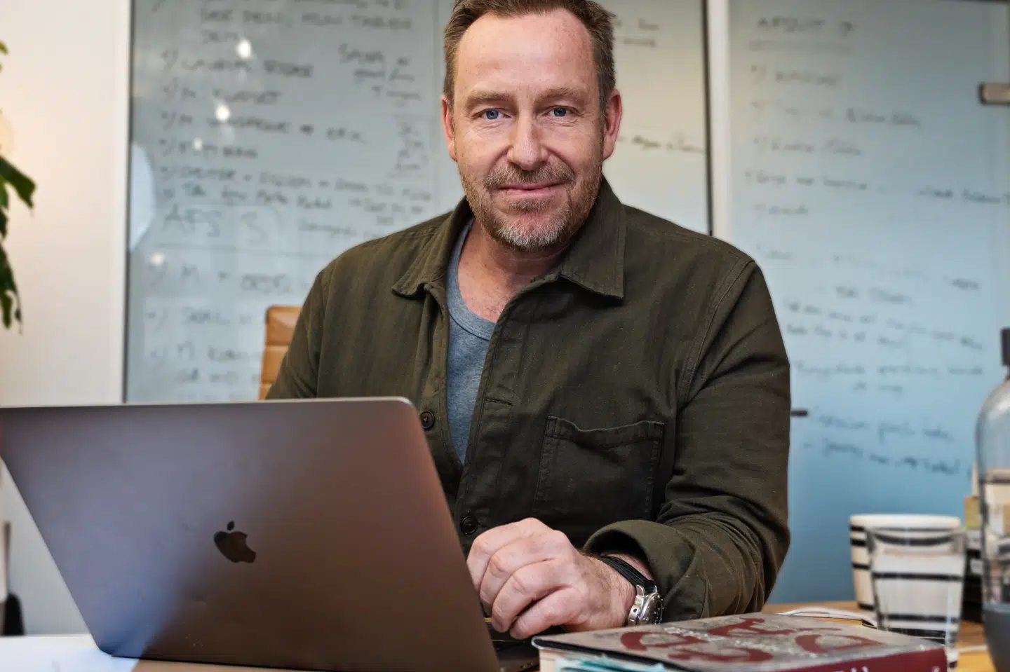 Forfatter Adam Price har skrevet Netflix-serien Ragnarok. Henrik Petit/Netflix/Free