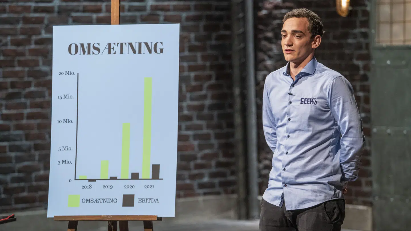 23-årige Ronnie Olesen fortæller, at han som 15-årig vågnede op og var blevet lam i benene.