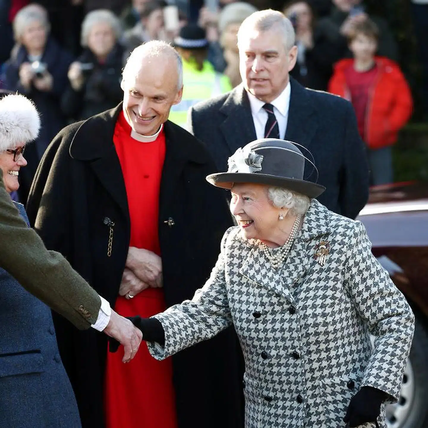 Søndag i sidste uge viste den britiske prins Andrew sig for første gang offentligt siden sit katastrofale interview med BBC. Det skete, da han sammen med sin mor, dronning Elizabeth, deltog i en gudstjeneste nær Sandringham.