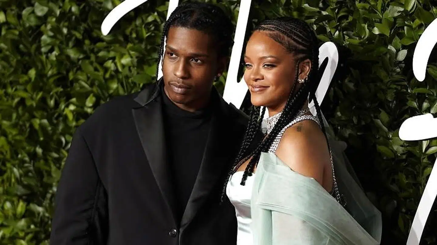 Rihanna og Asap Rocky sammen til The Fashion Awards i London den 2. december.
