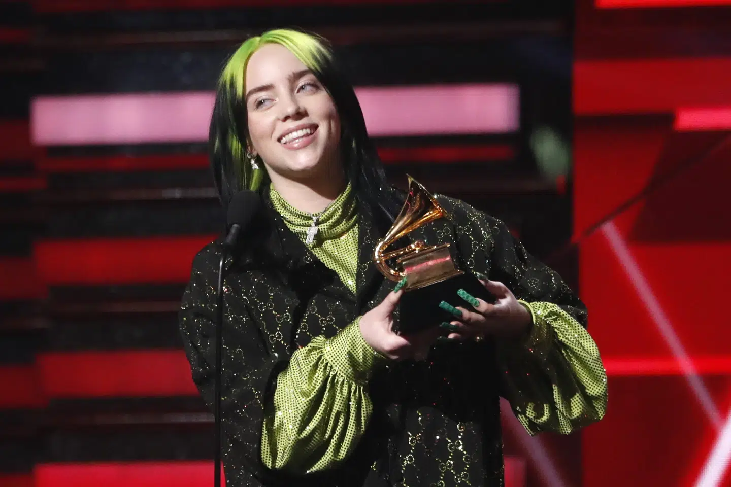 18-årige Billie Eilish har ved årets grammyuddeling i Los Angeles vundet priserne for Årets Bedste Album, Årets Bedste Sang, Årets Bedste Nye Artist, Årets Bedste Indspilning og Årets Bedste Popalbum. Mario Anzuoni/Reuters
