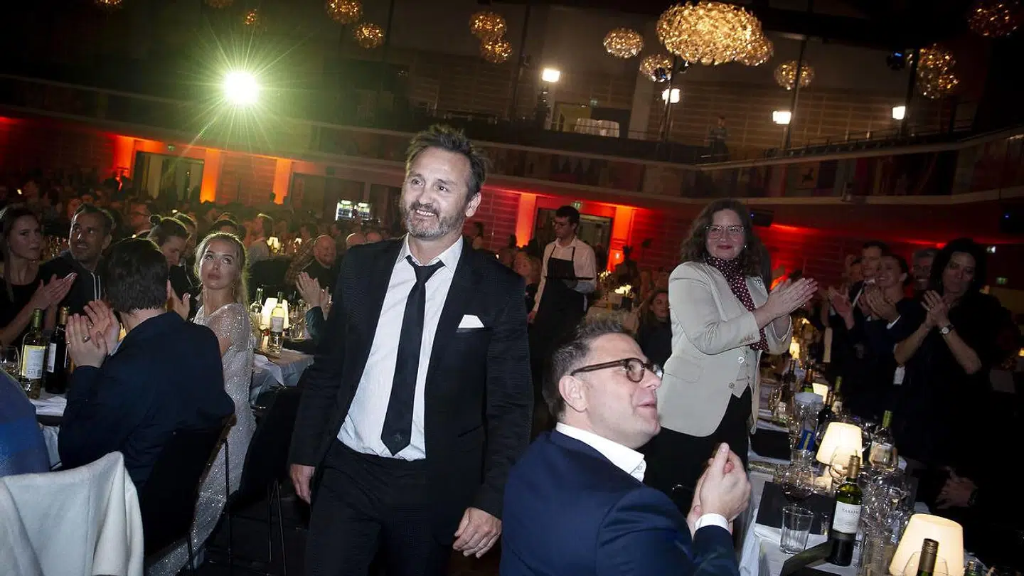 Robertuddelingen er festlig, men åbenbart ikke nok til, at tv-stationerne viser den for hele familien Danmark. Her bliver Lars Ranthe hyldet i 2019 (Foto: Liselotte Sabroe/Ritzau Scanpix)