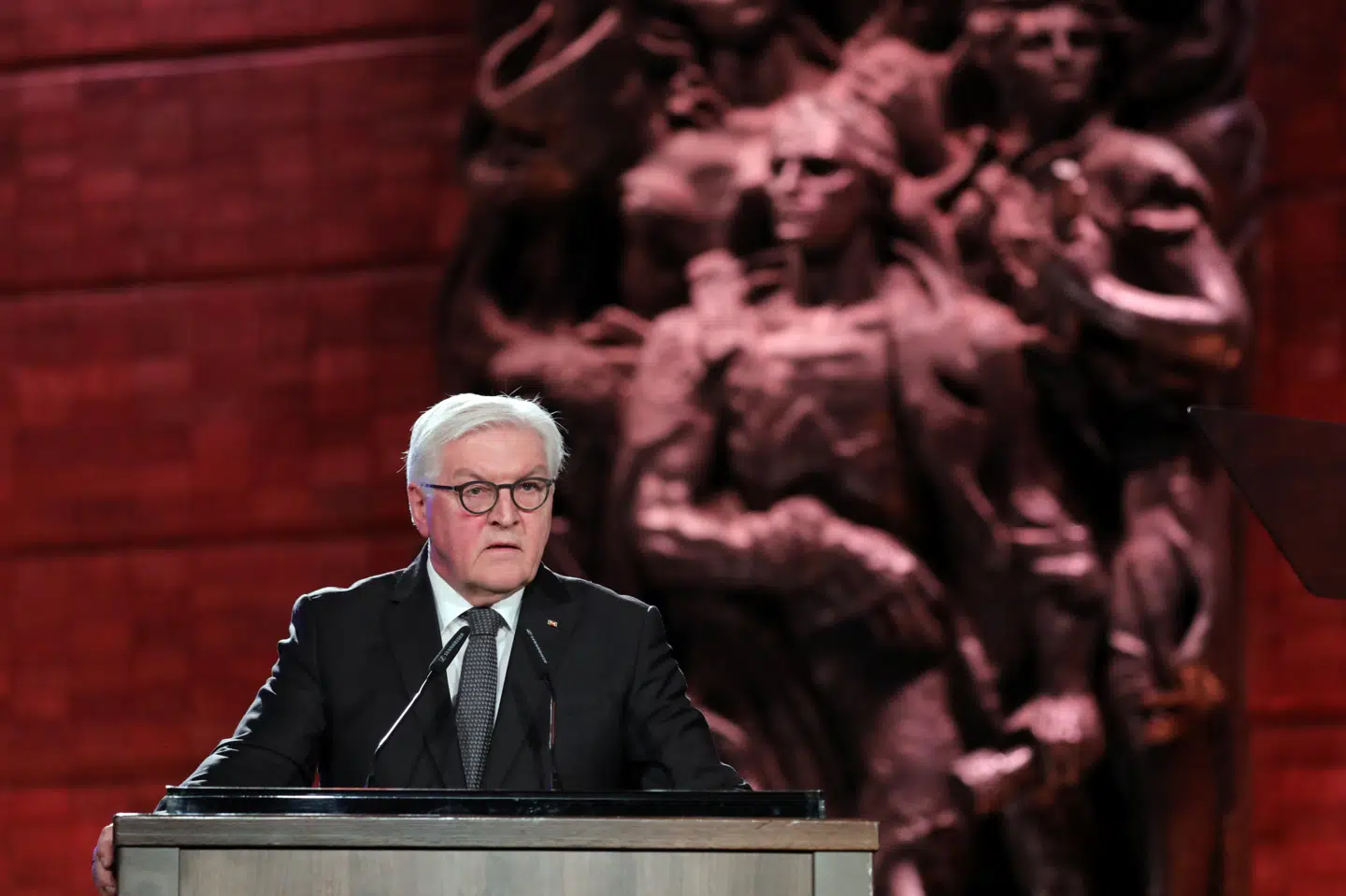 Jeg ville ønske, at jeg kunne sige, at vi tyskere har lært af historien en gang for alle. Men det er jeg ikke i stand til, siger Tysklands præsident, Frank-Walter Steinmeier, i en tale på det israelsk holocaust-museum Yad Vashem. Antisemitismen er ikke forsvundet. Pool/Reuters