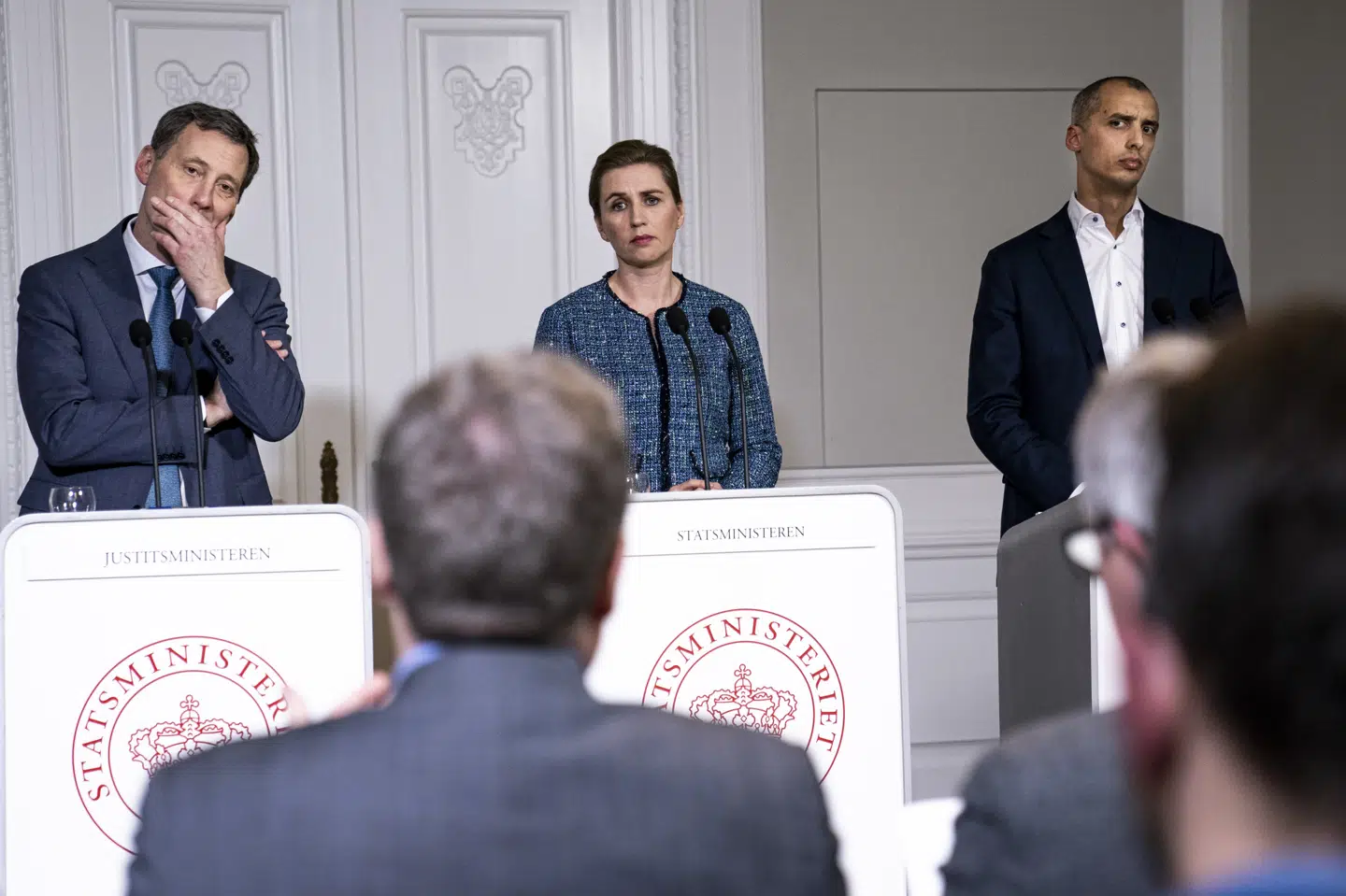 Statsminister Mette Frederiksen (S) var flankeret af justitsminister Nick Hækkerup (S) og udlændinge- og integrationsminister Mattias Tesfaye (S), da regeringen i sidste uge fremlagde udspil med yderligere stramninger over for fremmedkrigere. Niels Christian Vilmann/Ritzau Scanpix