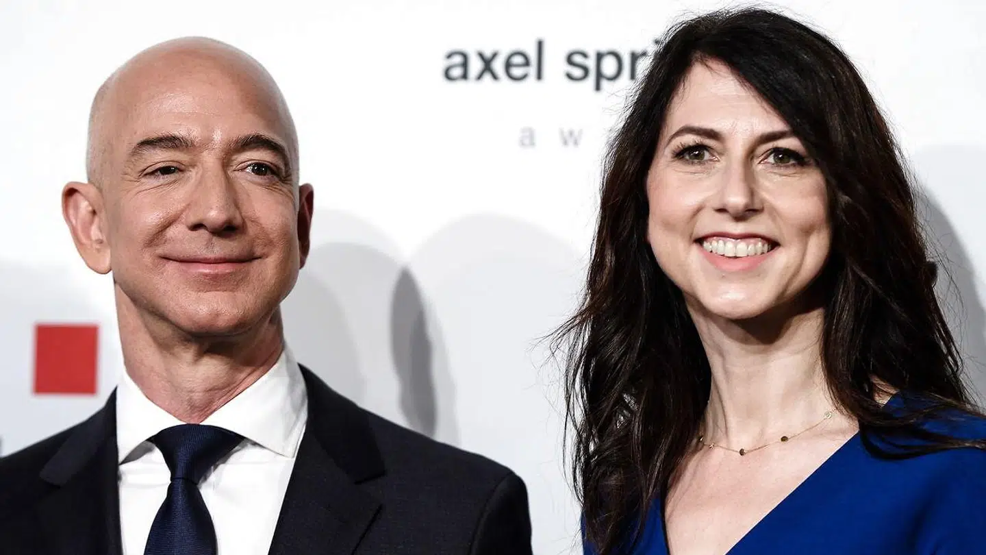 MacKenzie Bezos og Jeff Bezos annoncerede sidste år deres skilsmisse efter 25 års ægteskab.