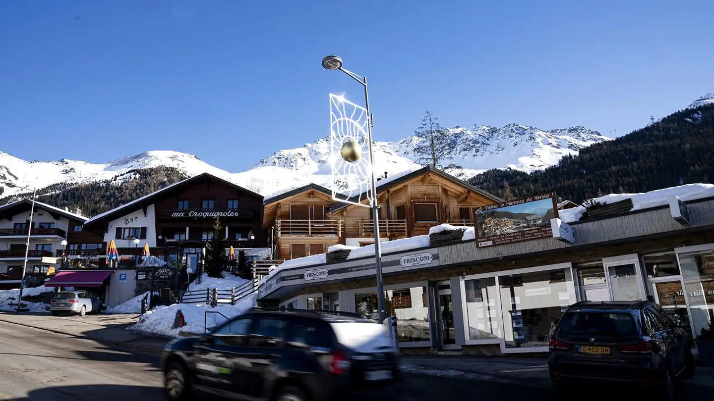 Byen Verbier i Schweiz, mandag den 6. januar 2020. Kronprinsparret vil ikke længere sætte deres hytte til leje på det offentlige marked. Kritikken stopper næppe ved den beslutning, siger brandingrådgiver. Det skriver Ritzau, fredag den 17. januar 2020.. (Foto: Ida Guldbæk Arentsen/Ritzau Scanpix)