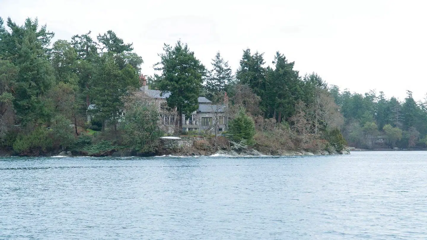 Meghan og Harrys nye hjem har både adgang til skov og sø i naturrige omgivelser.