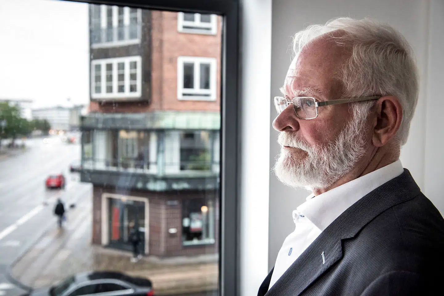 Lars Hedegaard er historiker, journalist, forfatter og formand for Trykkefrihedsselskabet af 2004. Hedegaard blev forsøgt myrdet i 2013.