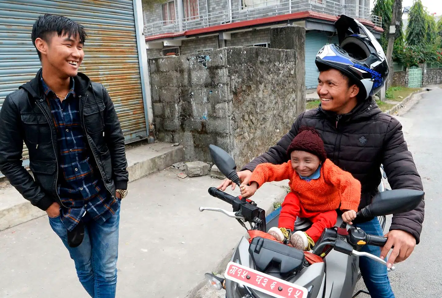 Khagendra Thapa Magar med sin lillebror i 2018. (Arkivfoto)